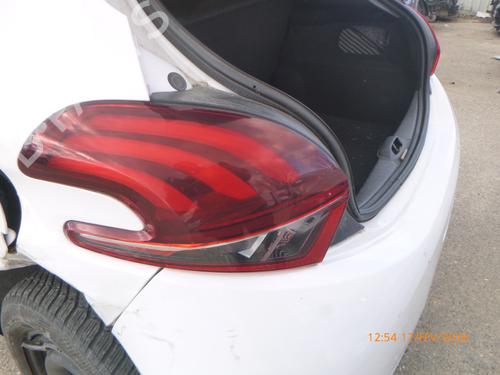 Left taillight PEUGEOT 208 I (CA_, CC_) 1.2 VTI 82 | BP32368928C34