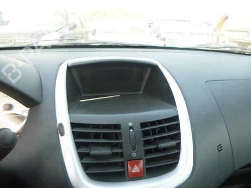 Right taillight PEUGEOT 206+ (2L_, 2M_) 1.4 i | BP24240903C35 