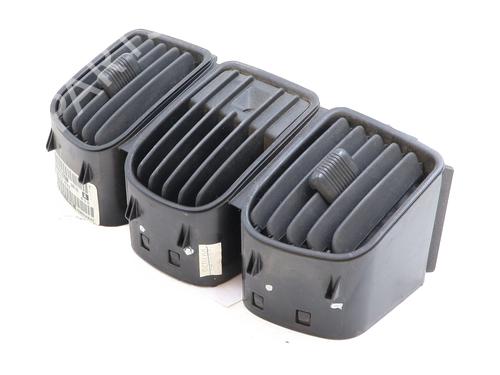 Used Air vent CHRYSLER VOYAGER IV (RG, RS) 2.8 CRD (150 hp) 29529953