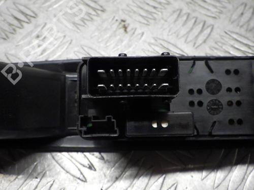 Used Left front window switch Left front window switch CITROËN C3 II (SC_) 1.2 THP 110 (110 hp) 24250727 24250727