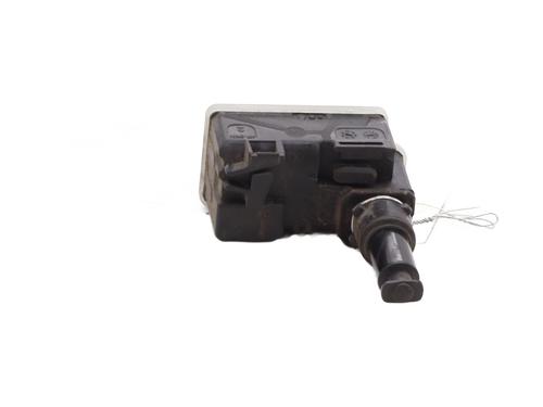 Used Fuel door actuator Fuel door actuator PEUGEOT 5008 II (MC_, MJ_, MR_, M4_) 1.6 BlueHDi 120 (MCBHZH, MCBHZW) (120 hp) 33875503 33875503