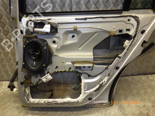 right-rear-door-ford-mondeo-iii-b5y-2000-2001-2002-2003-2004-2005-2006-2007-24244598 main image