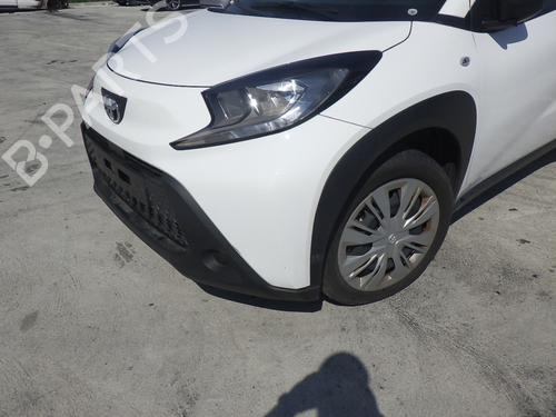Used Left front fenders TOYOTA AYGO X (_B7_) 1.0 VVT-i (KGB70) (72 hp) 27327420