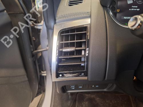 air-vent-jaguar-f-type-convertible-x152-2012-37036380 main image