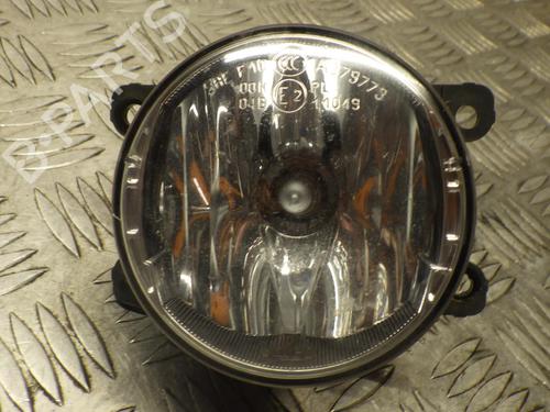 right-front-fog-light-renault-megane-iii-hatchback-bz01_-b3_-2008-24246425 main image