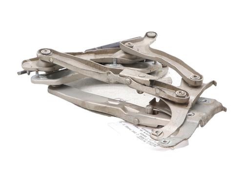 Bisagra/Limitador de puerta Bisagra/Limitador de puerta MERCEDES-BENZ C-CLASS (W202) C 220 CDI (202.133) (125 hp) 36944216 36944216