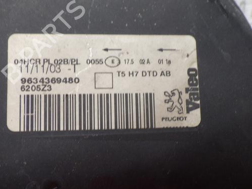 Right headlight PEUGEOT 307 (3A/C) 2.0 HDi 90 | BP24250239C29 