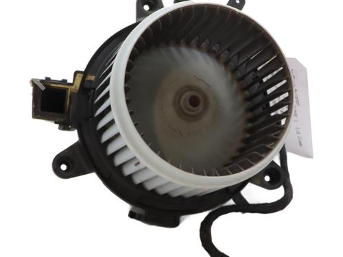 Used Heater blower motor Heater blower motor PEUGEOT 5008 II (MC_, MJ_, MR_, M4_) 1.6 BlueHDi 120 (MCBHZH, MCBHZW) (120 hp) 33737492 33737492