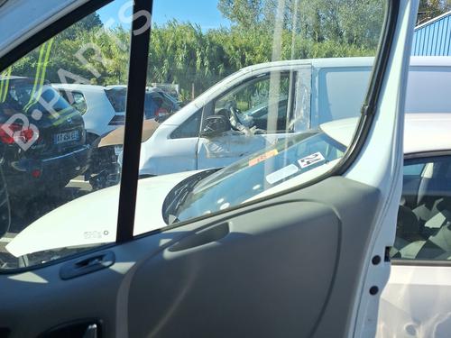 Used Front right window mechanism RENAULT TRAFIC II Bus (JL) 2.0 dCi 90 (JL00, JL01, JL0H, JL0M, JL0P, JL0S) (90 hp) 31090839