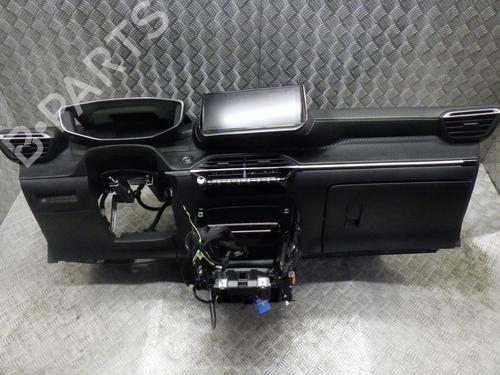 Tableau de bord PEUGEOT 2008 II (UD_, US_, UY_, UJ_, UR_, UC_) 1.2 PureTech 130 (USHNS, URHNS) (130 hp) 24245500