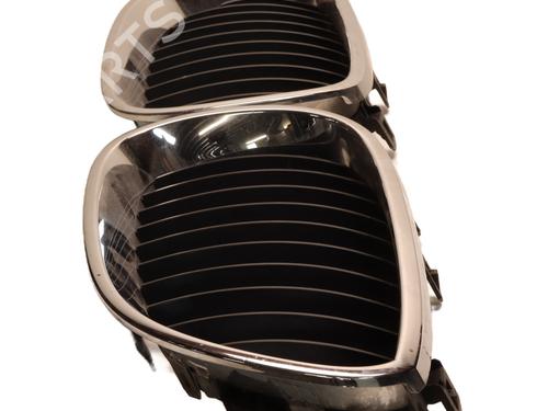 Used Grille BMW 5 (E60) 530 d (218 hp) 30766688