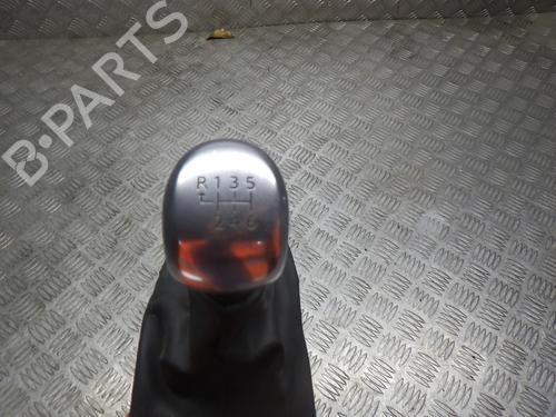Used Shift knob Shift knob TOYOTA YARIS (_P13_) 1.5 Hybrid (NHP130_, NHP130) (101 hp) 24248169 24248169