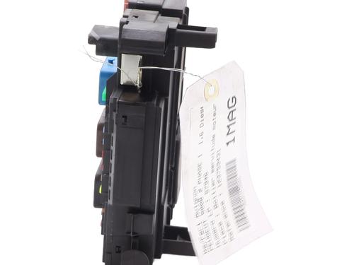 Used Fuse box Fuse box PEUGEOT 5008 II (MC_, MJ_, MR_, M4_) 1.6 BlueHDi 120 (MCBHZH, MCBHZW) (120 hp) 33737444 33737444