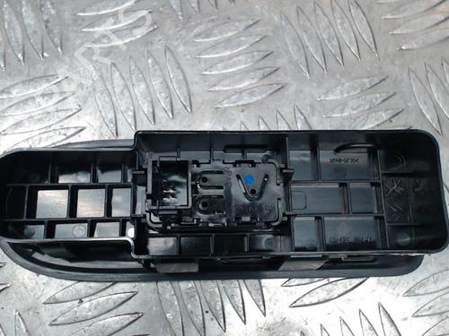 Used Right front window switch Right front window switch CITROËN C3 II (SC_) 1.6 HDi 90 (90 hp) 24252061 24252061