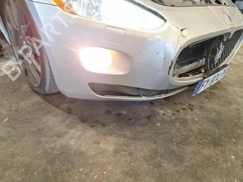 right-front-fog-light-maserati-gran-turismo-i-2007-31818869 main image
