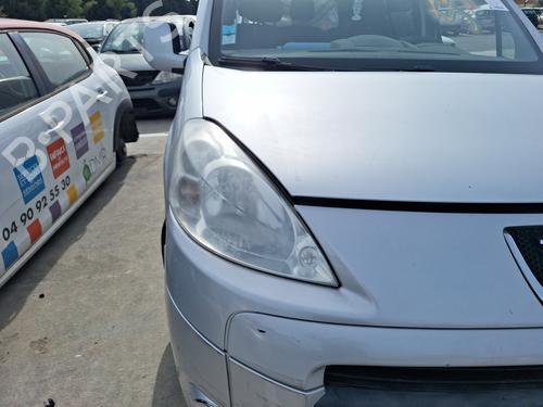 Used Right headlight PEUGEOT PARTNER Tepee 1.6 HDi (112 hp) 29372045