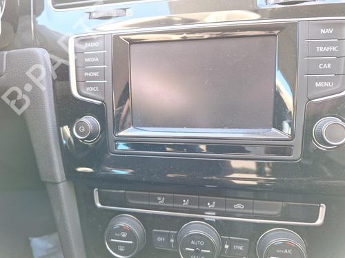 Used Radio VW GOLF VII (5G1, BQ1, BE1, BE2) 1.4 TSI (140 hp) 31065016