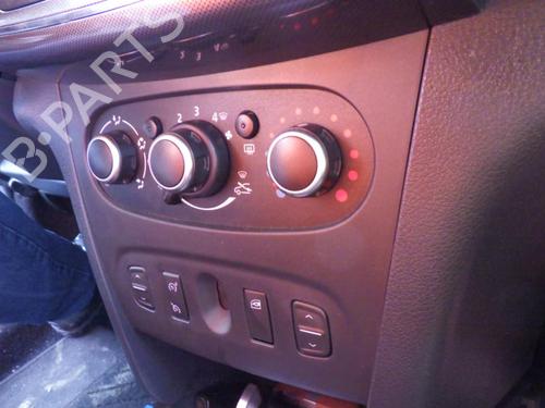 climate-control-dacia-sandero-ii-2012-24244280 main image