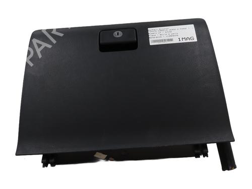 Used Glove box TOYOTA COROLLA Verso (ZER_, ZZE12_, R1_) 2.2 D-4D (AUR10_, AUR10R) (136 hp) 30089297