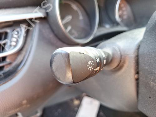 switch-toyota-c-hr-_x1_-2016-31045803 main image