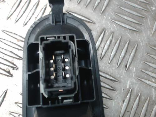 Used Right front window switch Right front window switch RENAULT TWINGO II (CN0_) 1.2 16V (CN04, CN0B) (75 hp) 24249866 24249866