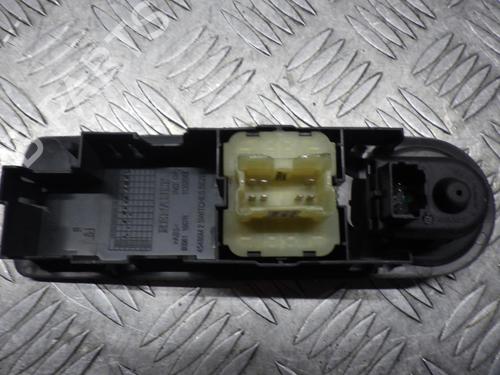 Used Left front window switch Left front window switch RENAULT CLIO IV (BH_) 1.5 dCi 75 (75 hp) 24244973 24244973