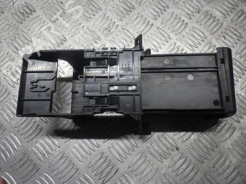 Used Cup/Object holder Cup/Object holder ISUZU D-MAX III (TFR, TFS) 1.9 DDI 4x4 (TFS87) (163 hp) 26516044 26516044