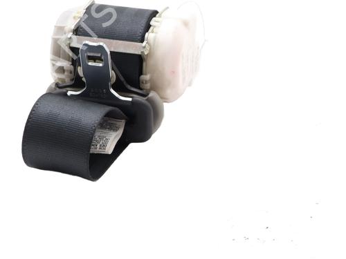 Used Rear right seatbelt Rear right seatbelt TOYOTA YARIS (_P9_) 1.4 D-4D (NLP90_, NLP90R) (90 hp) 34192293 34192293