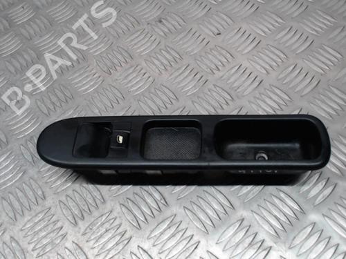 Used Right front window switch Right front window switch PEUGEOT 307 Break (3E) 2.0 HDi 135 (136 hp) 24252563 24252563