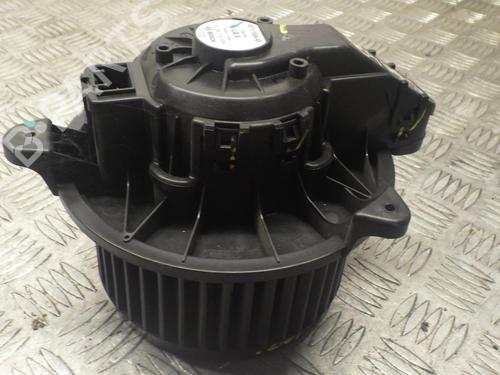 Used Heater blower motor FORD ECOSPORT 1.5 EcoBlue TDCi (95 hp) 24250487
