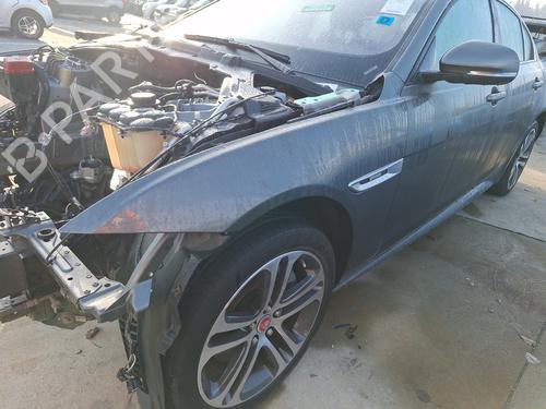 Forskærm venstre JAGUAR XE (X760) 2.0 D (180 hp) 31019709