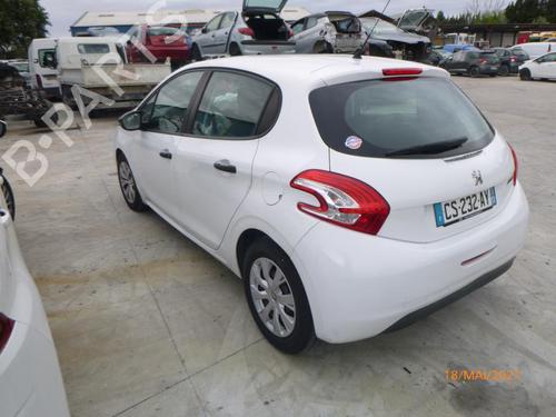 Interior roof light PEUGEOT 208 I (CA_, CC_) 1.4 HDi | BP24247234I8