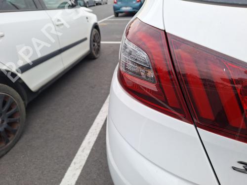 Used Left taillight Left taillight PEUGEOT 308 II (LB_, LP_, LW_, LH_, L3_) 1.5 BlueHDi 130 (131 hp) 32660709 32660709