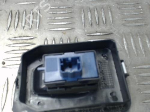 Used Right front window switch Right front window switch CITROËN NEMO Box Body/MPV (AA_) 1.4 HDi (68 hp) 24252858 24252858