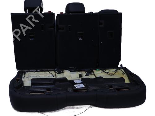 rear-seat-porsche-macan-95b-2014-24244257 main image