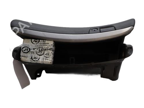 Used Glove box Glove box VOLVO S60 I (384) 2.4 D (126 hp) 33046316 33046316