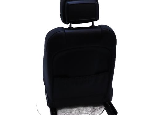 right-front-seat-porsche-macan-95b-2014-24244258 main image