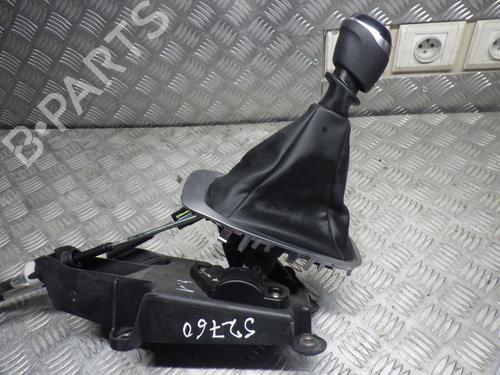 gear-lever-renault-megane-iv-hatchback-b9amn_-2015-24246868 main image