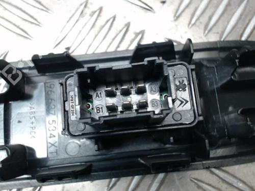 Used Right front window switch Right front window switch CITROËN C3 II (SC_) 1.4 HDi 70 (SC8HZC, SC8HR0, SC8HP4) (68 hp) 24252191 24252191