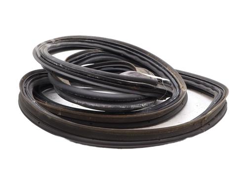 rubber-door-seal-toyota-corolla-_e12_-2001-2002-2003-2004-2005-2006-2007-2008-34526985 main image