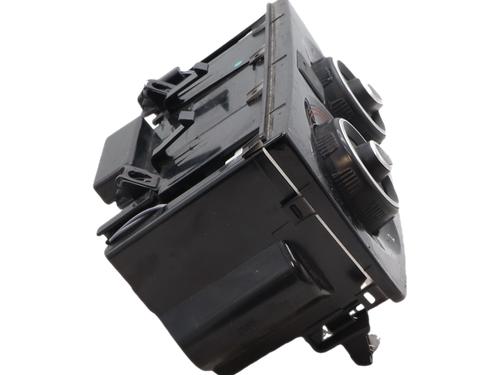 Used Climate control Climate control 39110758 39110758