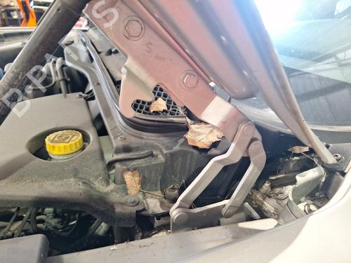 hingedoor-check-strap-maserati-gran-turismo-i-2007-31818883 main image