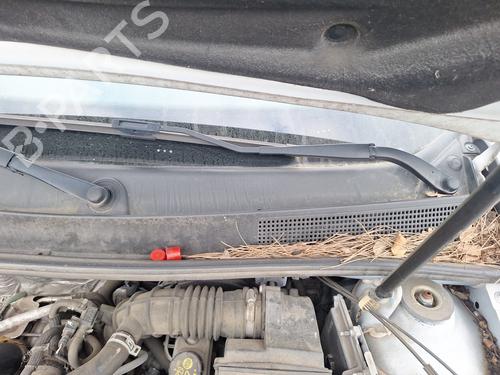 front-wiper-motor-dacia-sandero-ii-2012-32689439 main image