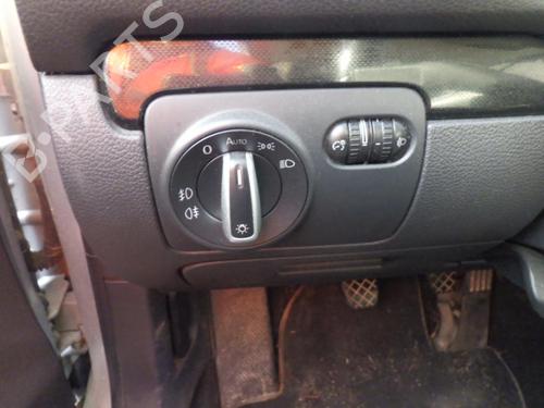 Used Headlight switch VW GOLF VI (5K1) 2.0 TDI (110 hp) 24249963