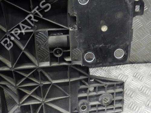 radiator-fan-renault-scenic-iii-jz01_-2008-2009-2010-2011-2012-2013-2014-2015-2016-24245261 main image