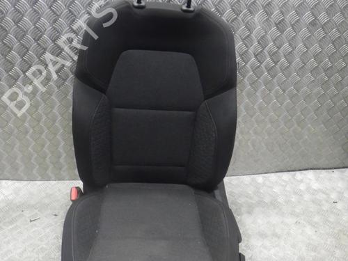 left-front-seat-renault-clio-v-b7_-2019-24244893 main image