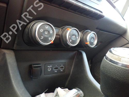 climate-control-renault-clio-v-b7_-2019-24244383 main image