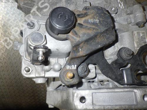 Used Gearbox Gearbox VOLVO V70 III (135) D3 (136 hp) 24248528 24248528
