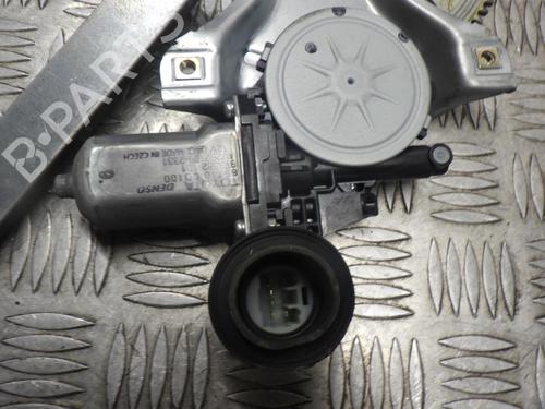 Used Front right window mechanism Front right window mechanism TOYOTA YARIS (_P13_) 1.5 Hybrid (NHP130_, NHP130) (101 hp) 24248631 24248631
