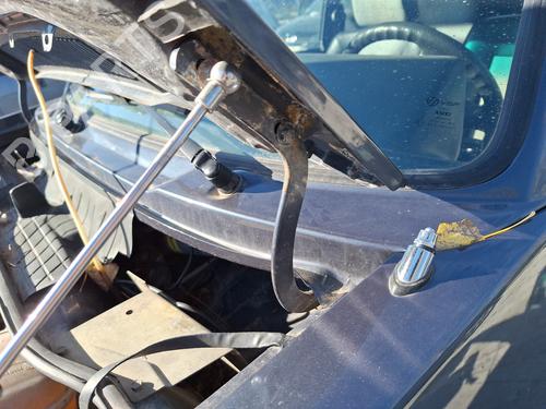 Dørhængsel/Dørbegrænser VW GOLF I Cabriolet (155) 1.8 (90 hp) 30678131